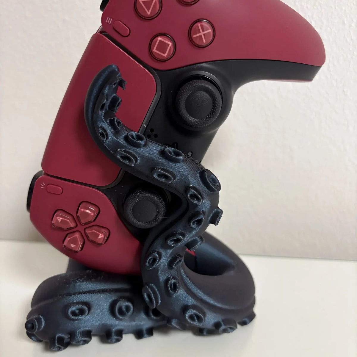 3D Printed Octopus Game Controller Stand Suitable for PS5 Controllers Desktop Stand Holiday Gift Home Decor Statue Ornament