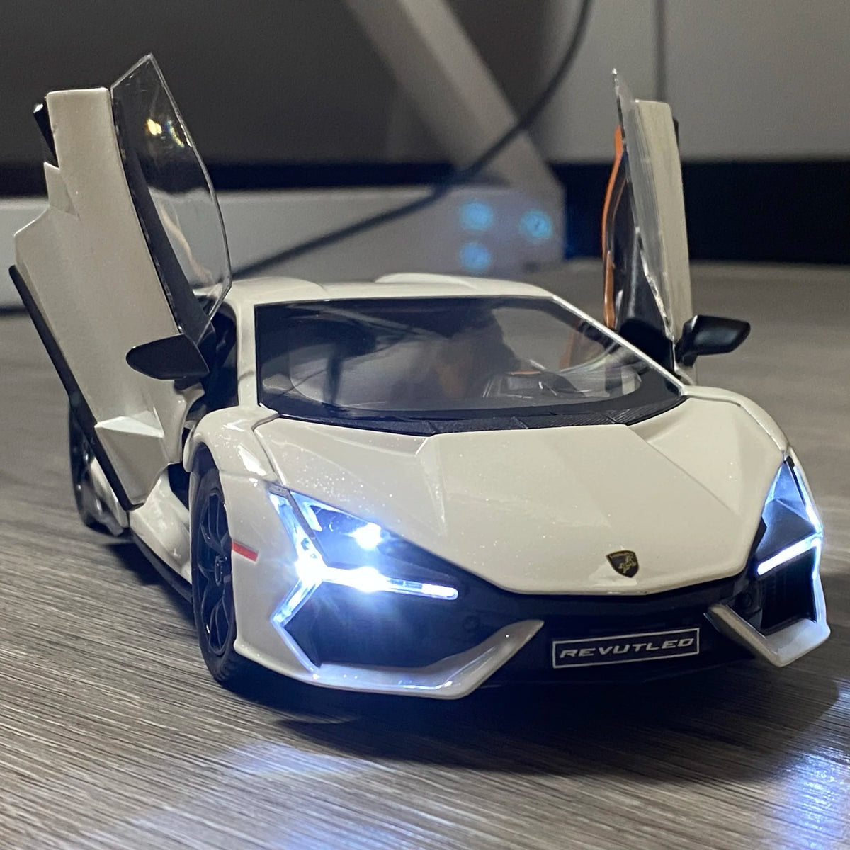 1:24 Lamborghini Revuelto Super Sports Car Alloy Metal Diecast Model Car Ornament Decoration Collectibles Kids Toy Birthday Gift