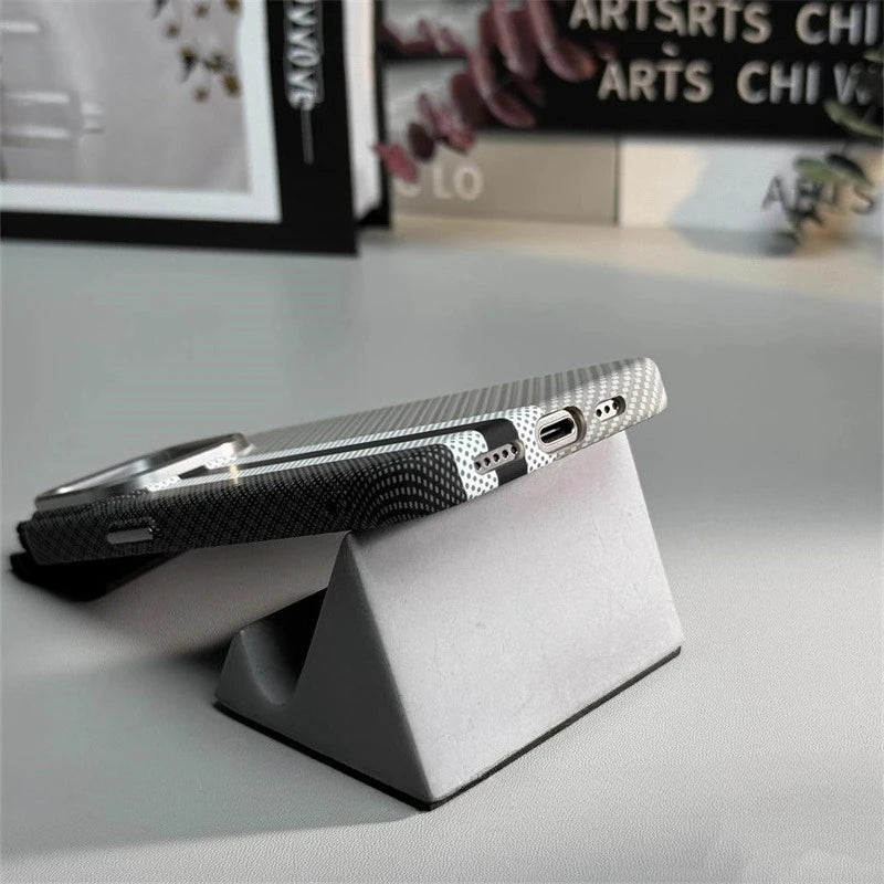Relief Carbon Fiber Magnetic Case for iPhone 15 Pro Max 16 17 Pro Phone Cover Camera Metal Lens Protective Shell Hard PC Fundas