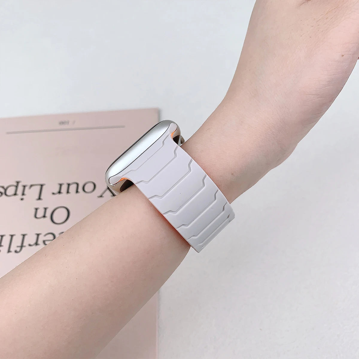 Magnetic Strap Silicone Bracelet For Apple Watch ultra 3 2 49mm 45mm 44mm 40mm 42mm 46mm 41mm 38mm IWatch Series 11 10 SE 9 8 7