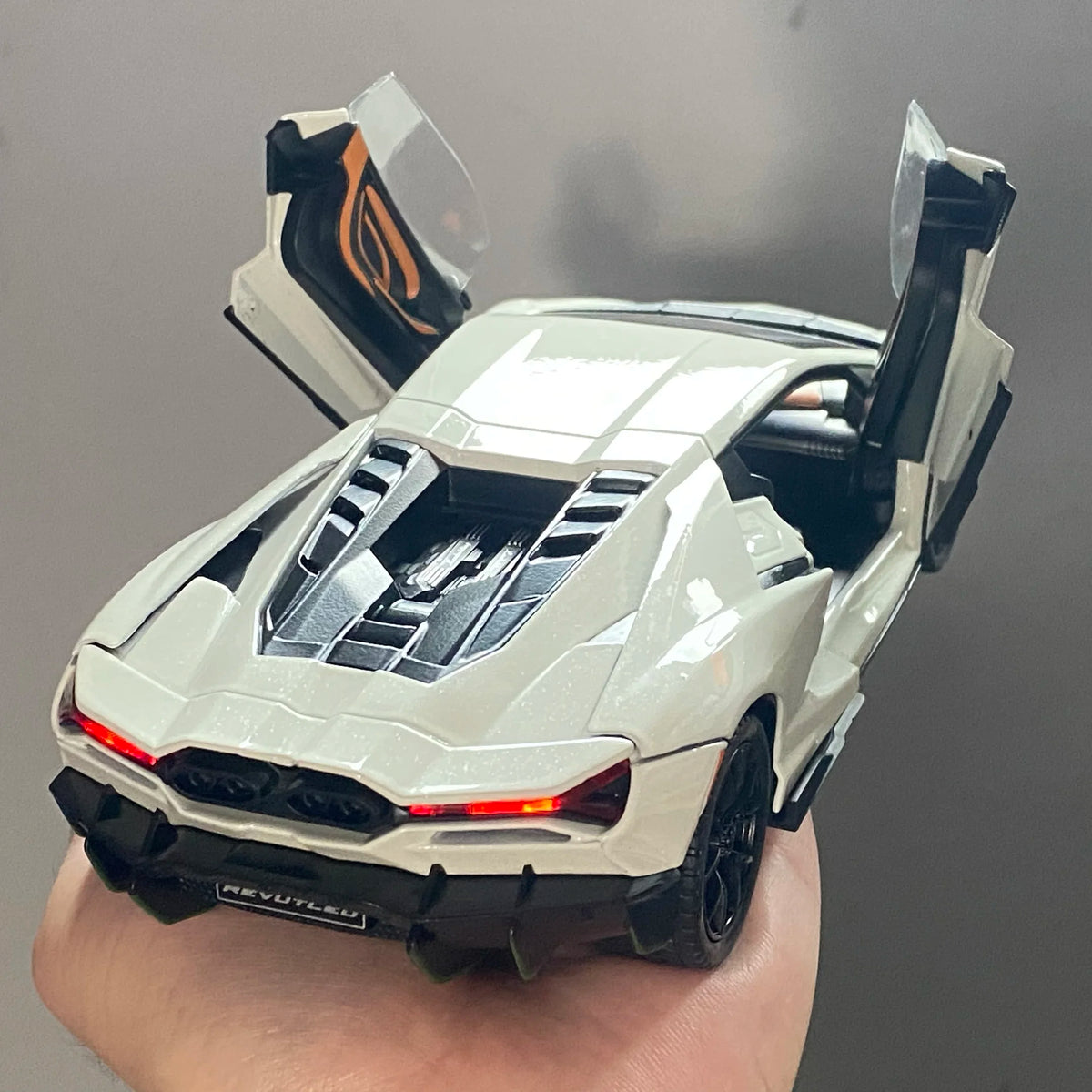 1:24 Lamborghini Revuelto Super Sports Car Alloy Metal Diecast Model Car Ornament Decoration Collectibles Kids Toy Birthday Gift
