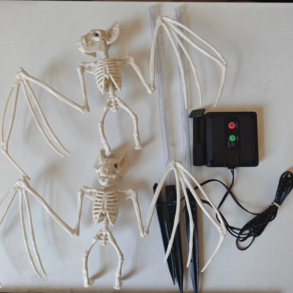 2PC/Set Halloween Outdoor Solar Garden Lights Waterproof 3D Horror Bat Skeleton Purple Orange Stake Lights House Party Decor